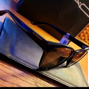 Givenchy sunglasses 7068/s